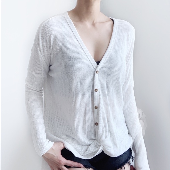 EVERYDAY Waffle Knit V Neck top - Picture 3 of 7